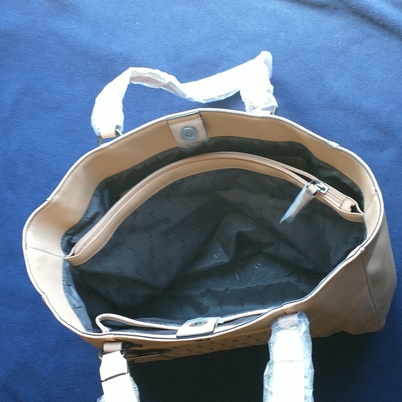 NWT Vera Wang Lavey Raddix Tote Bag Country Beige - Picture 4 of 6